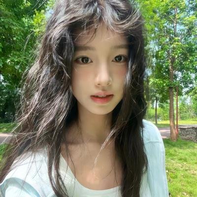像两滴水